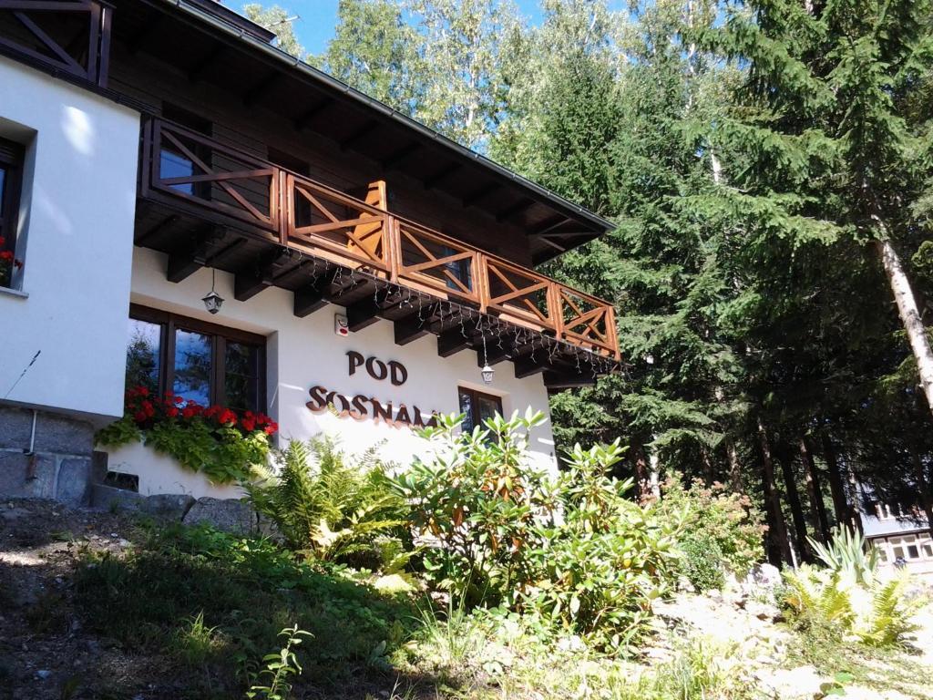Pokoje Goscinne Pod Sosnami Karpacz Exterior photo